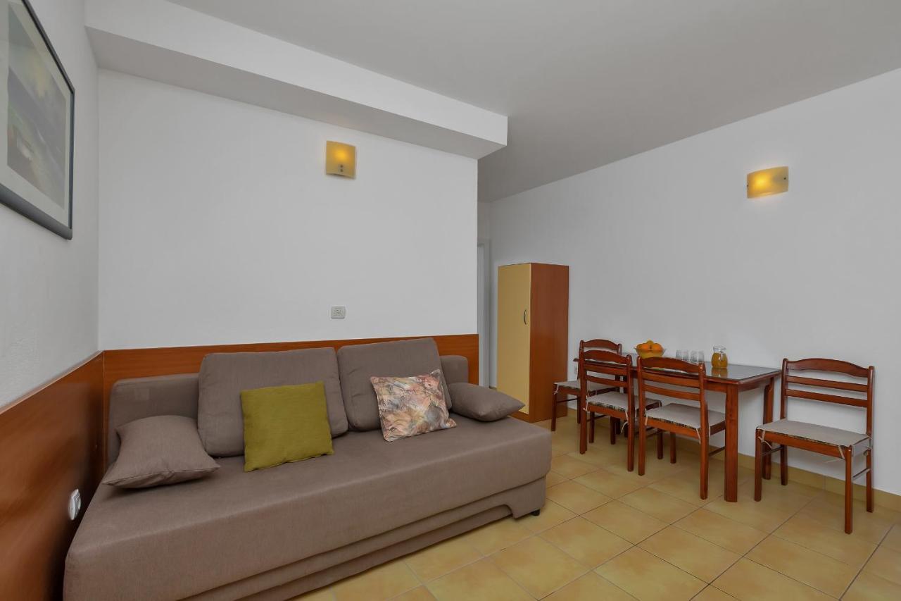 Apartments Marija Tučepi Eksteriør billede